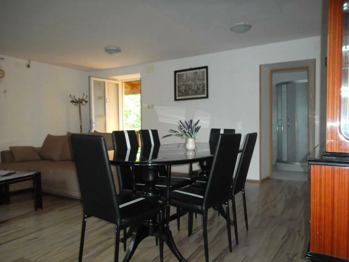 Hodak Apartment Nerezine